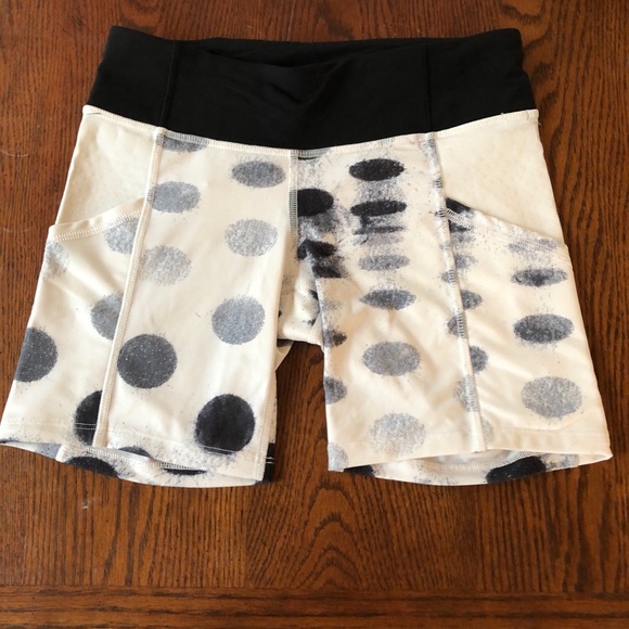NWOT Lululemon Run: Dart and Dash Short - Picture 2 of 4